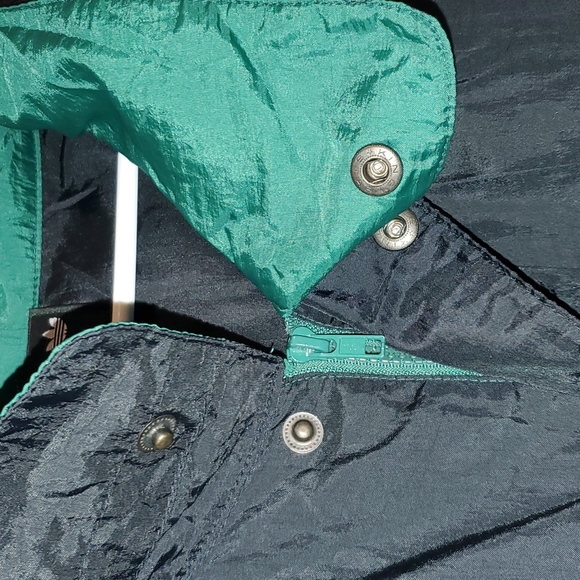 Vintage ADIDAS Windbreaker - Picture 8 of 9